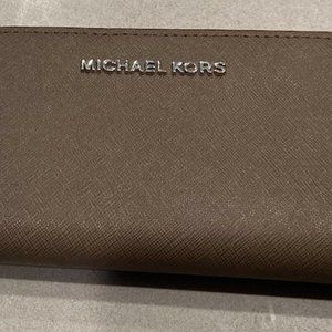 Michael Kors Wallet Wristlet - Taupe